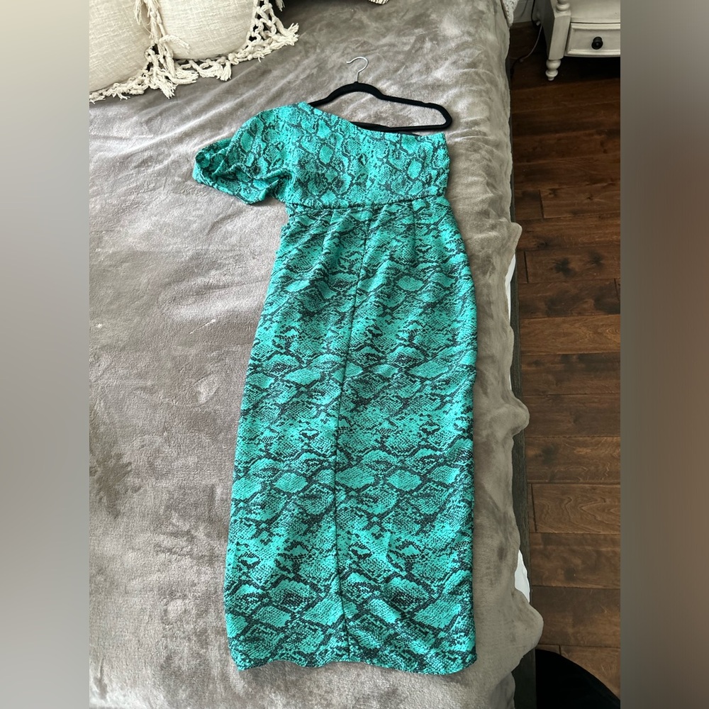 One shoulder dress by Windsor